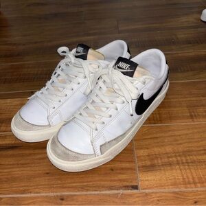 Nike Blazers Low